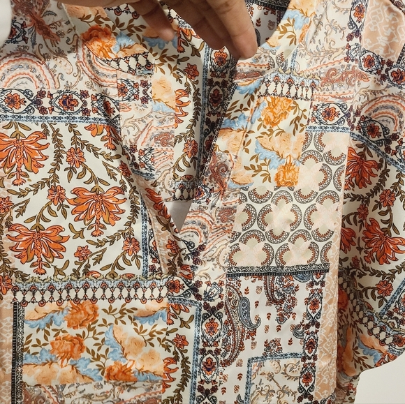 Nicole Miller New York | Women's Multicolor V-Neck Blouse Top (Size 1X) - Picture 3 of 11